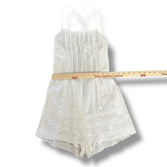 MINKPINK White Eyelet Embroidered Romper XS Boho Romantic Lace Scallop Hem - Picture 3 of 14